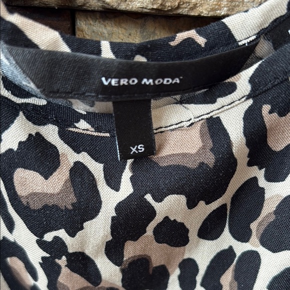 Leopard Print Sleeveless Romper Vero Moda - Picture 2 of 5